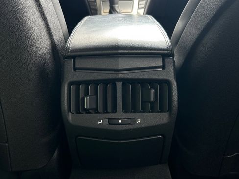 Used 2011 Cadillac CTS Coupe image 31