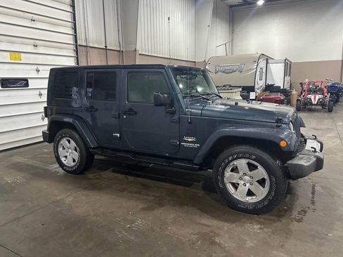 Used 2008 Jeep Wrangler Unlimited Sahara w/ Dual Top Group image 2