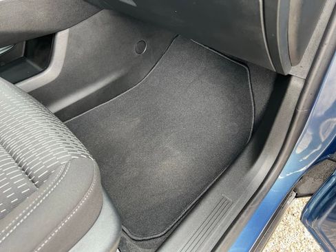 Used 2026 Chevrolet Equinox LT FWD image 10