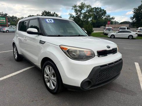 Used 2014 Kia Soul + FWD image 4