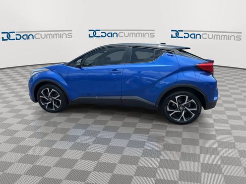 Used 2020 Toyota C-HR XLE FWD image 5