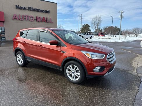 Used 2019 Ford Escape SE image 9