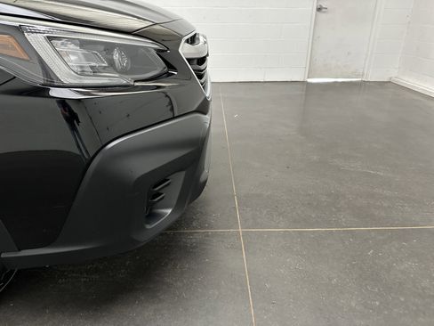 Used 2022 Subaru Outback Premium AWD/4WD image 2
