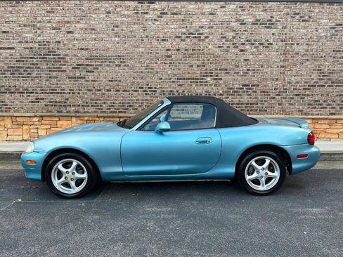 Used 2001 MAZDA MX-5 Miata LS RWD image 2