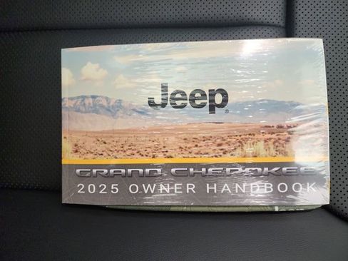 New 2025 Jeep Grand Cherokee L Limited w/ Luxury Tech Group II image 36