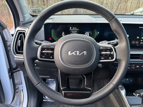 Used 2024 Kia Sorento S image 20