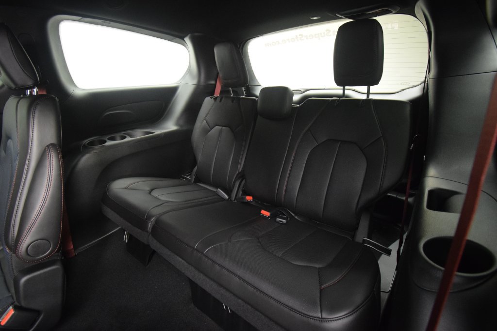 New 2027 Chrysler Pacifica Select FWD image 34