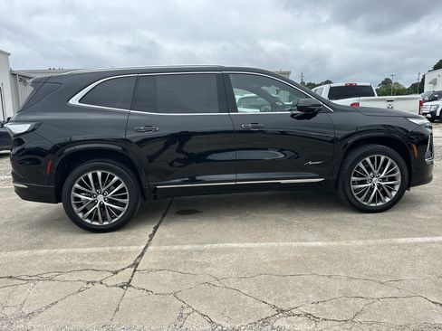 Certified 2025 Buick Enclave Avenir w/ Super Cruise Package AWD/4WD image 4