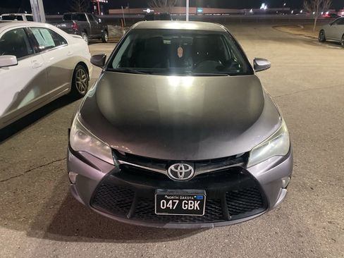Used 2015 Toyota Camry SE image 2