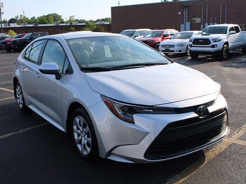 Used 2024 Toyota Corolla LE FWD image 4