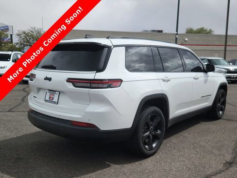 Used 2023 Jeep Grand Cherokee L Laredo AWD/4WD image 3