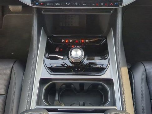 New 2026 Jeep Grand Wagoneer Limited w/ HD Trailer Tow Package image 23