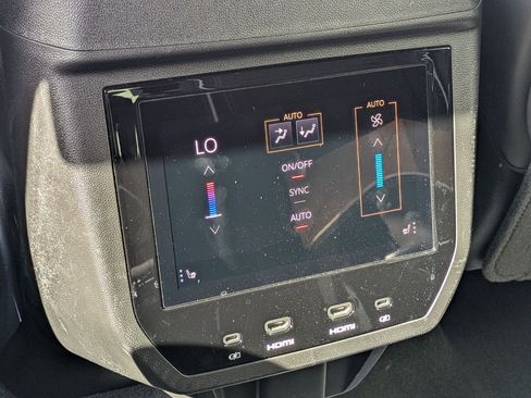 Certified 2025 GMC Yukon AT4 Ultimate AWD/4WD image 29