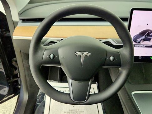 Used 2023 Tesla Model Y AWD image 13