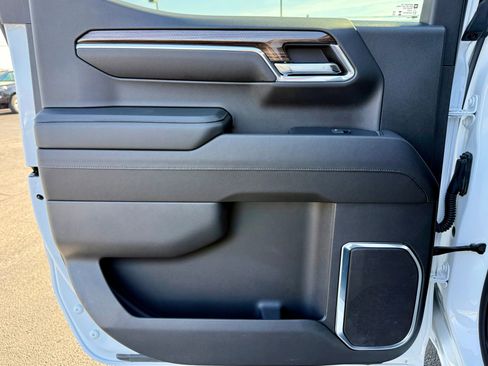 Used 2024 Chevrolet Silverado 1500 RST image 34