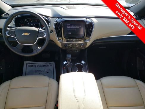 Used 2022 Chevrolet Traverse LT w/ LT Premium Package image 13