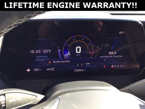 Used 2025 Chevrolet Traverse LT image 14