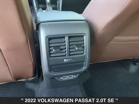 Used 2022 Volkswagen Passat 2.0T SE FWD image 12