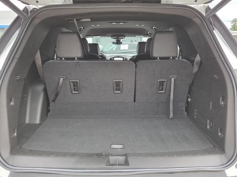 Used 2023 Chevrolet Traverse RS AWD/4WD image 18