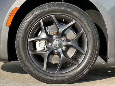 Used 2018 Chrysler Pacifica Touring Plus w/ S Appearance Package image 54