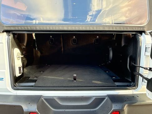 Used 2022 Jeep Wrangler Unlimited Sahara image 30