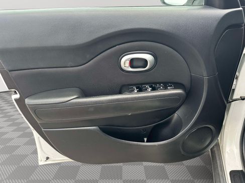 Used 2018 Kia Soul + FWD image 20