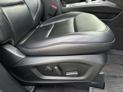 Used 2023 Ford Explorer XLT w/ Equipment Group 202A image 10