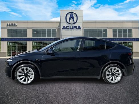 Used 2026 Tesla Model Y AWD image 2