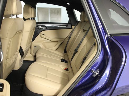 Certified 2026 Porsche Macan S AWD/4WD image 33