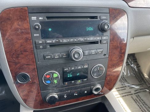 Used 2010 Chevrolet Suburban LT AWD/4WD image 18