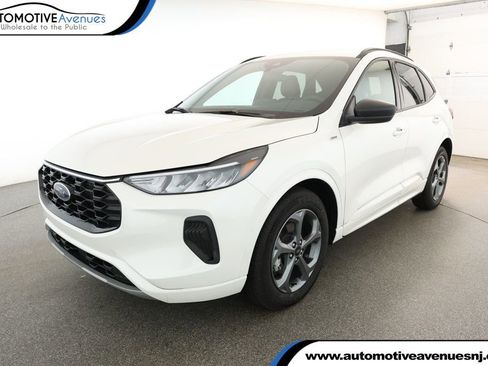 Used 2024 Ford Escape ST-Line image 1