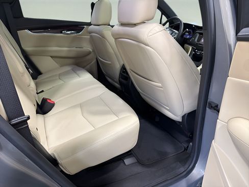 Used 2017 Cadillac XT5 Luxury w/ Driver Awareness Package FWD image 31