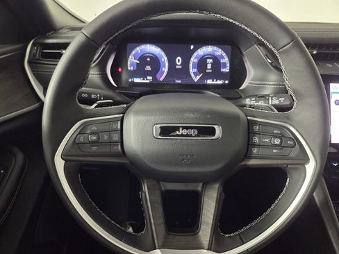 New 2026 Jeep Grand Cherokee L 2WD image 12