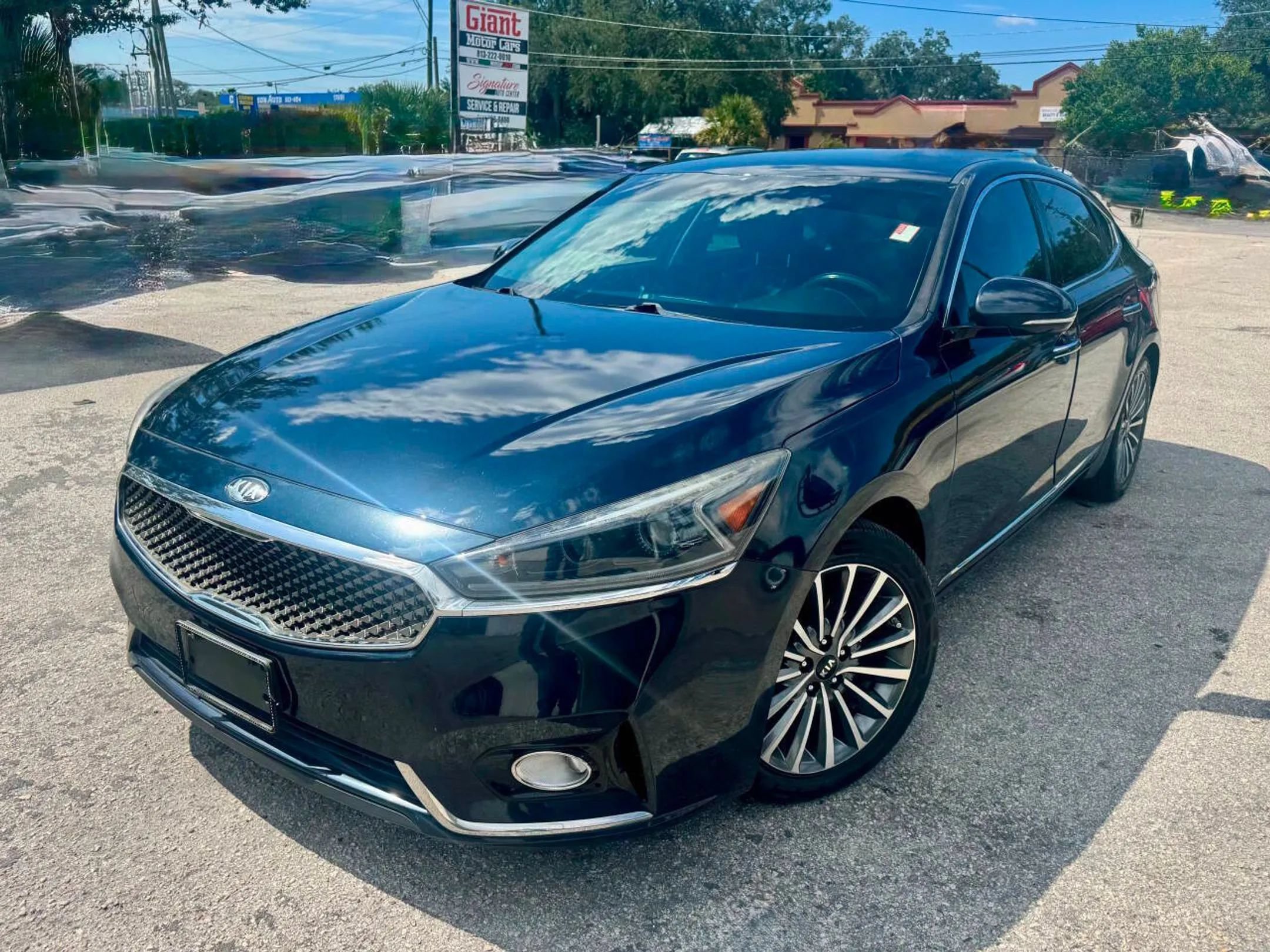 Used 2017 Kia Cadenza Premium FWD image 8