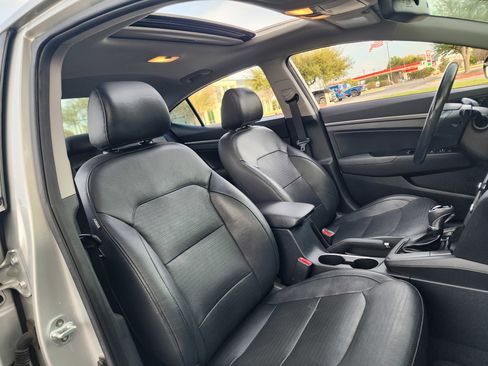 Used 2017 Hyundai Elantra Limited w/ Limited Ultimate Package 05 image 15