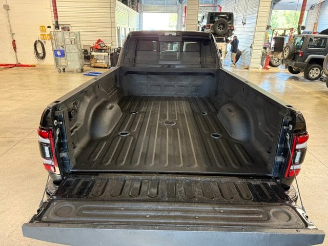 Used 2022 RAM 2500 Big Horn w/ Level C Equiment Group AWD/4WD image 26