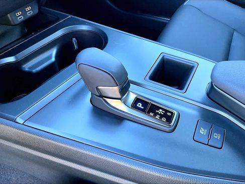 New 2026 Lexus UX 300h FWD image 11