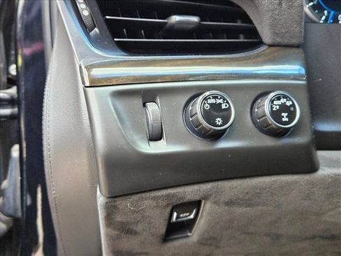 Used 2018 Cadillac Escalade ESV Platinum AWD/4WD image 26