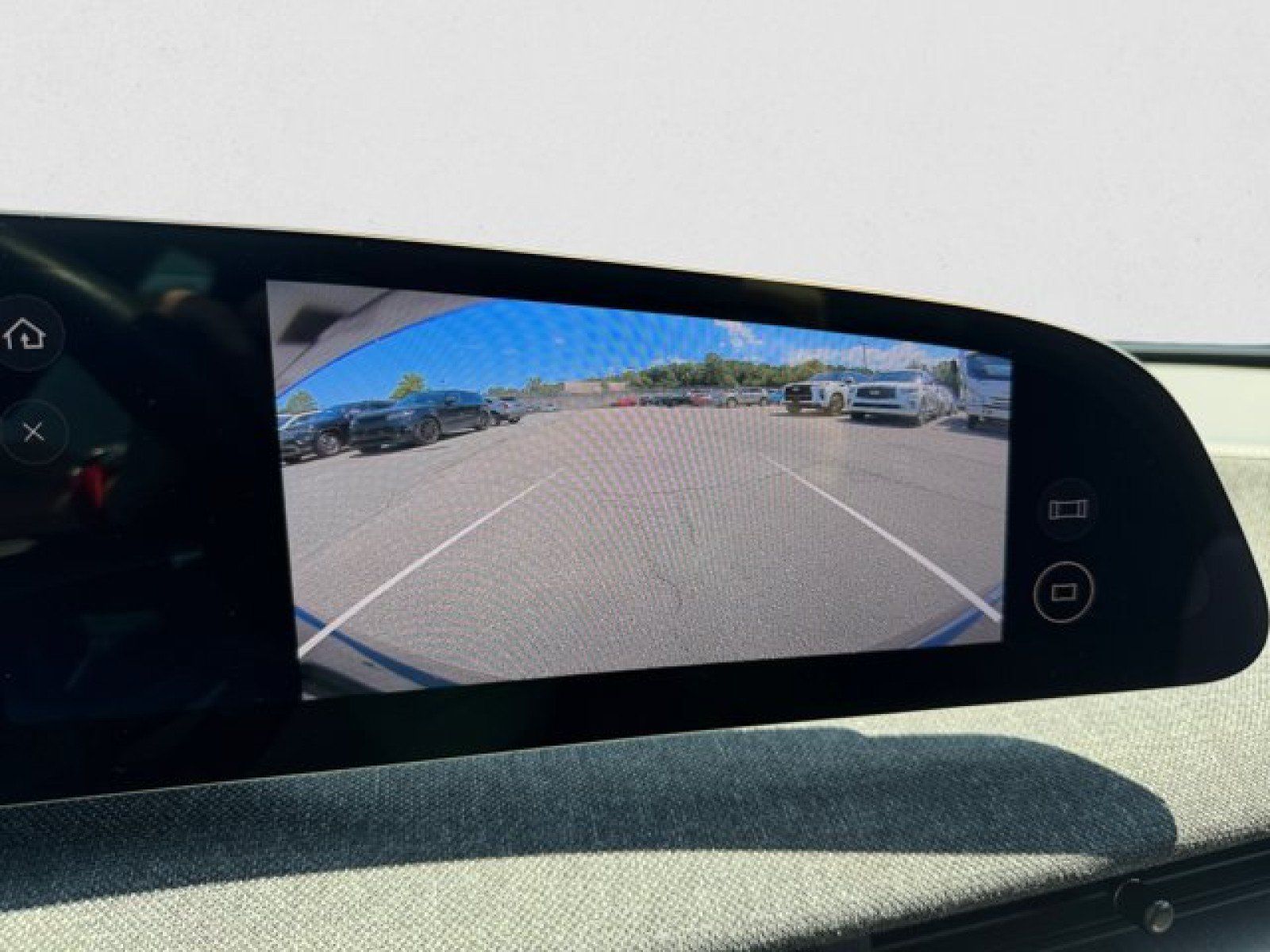 Used 2024 Lucid Air Touring AWD/4WD image 16