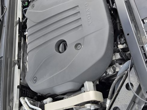 Used 2024 Volvo S60 B5 Plus FWD image 18