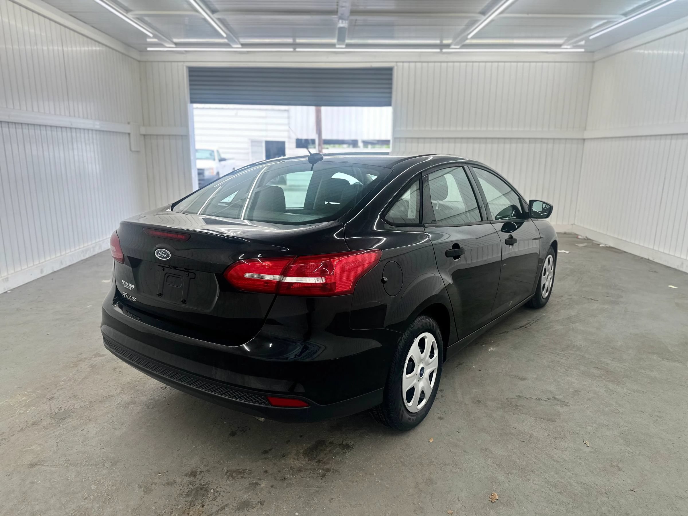 Used 2017 Ford Focus S FWD image 5