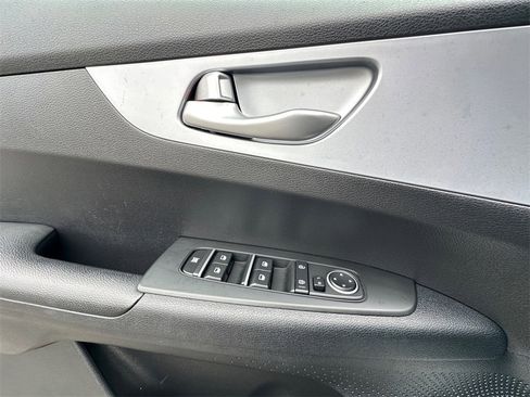 Used 2023 Kia Forte LXS image 11