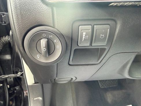 Used 2012 Lincoln MKZ image 20