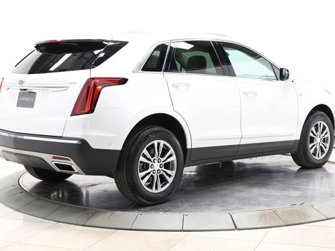 Used 2022 Cadillac XT5 Premium Luxury w/ Technology Package FWD image 4