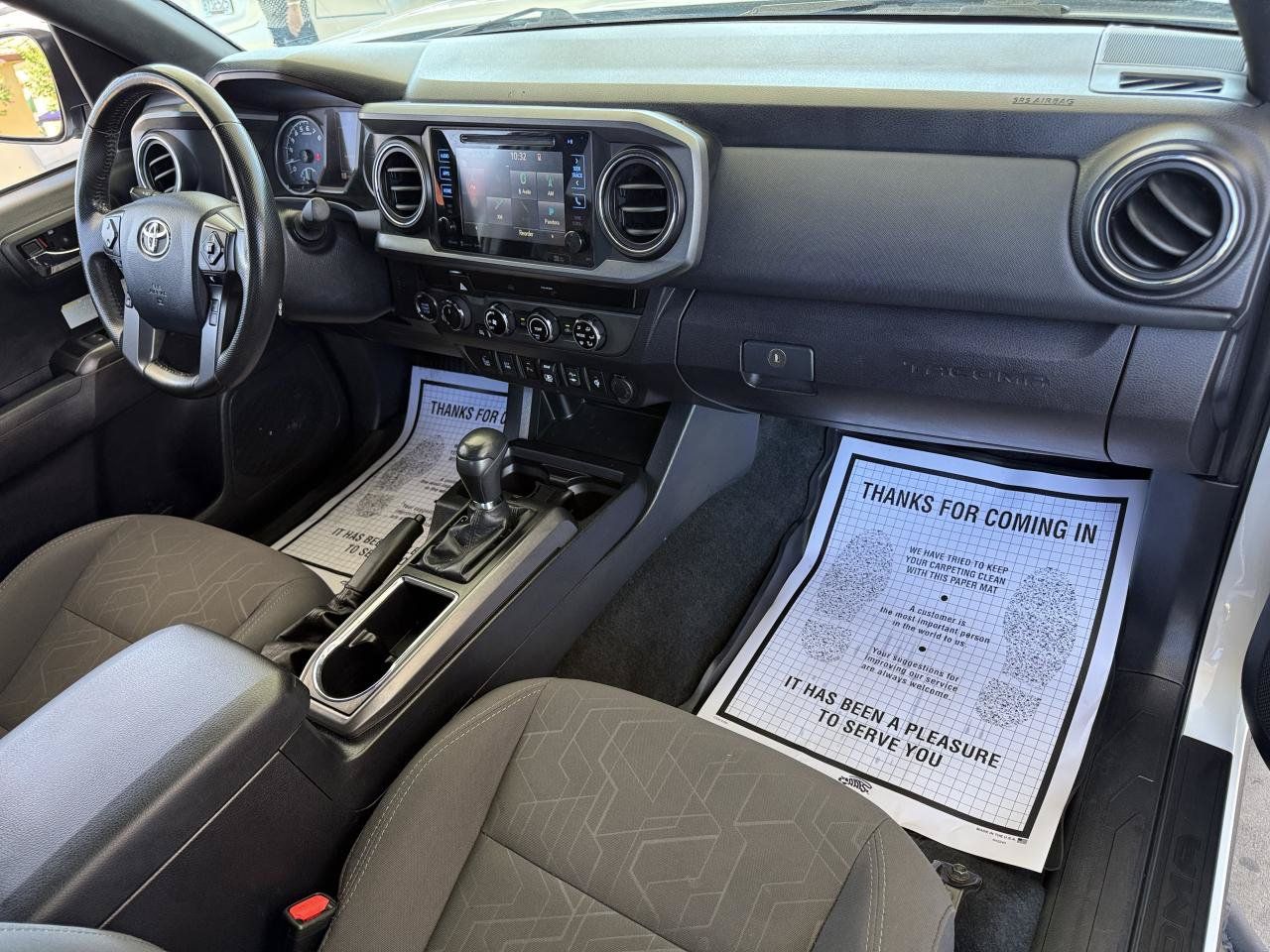 Used 2018 Toyota Tacoma TRD Off-Road w/ Technology Package AWD/4WD image 18
