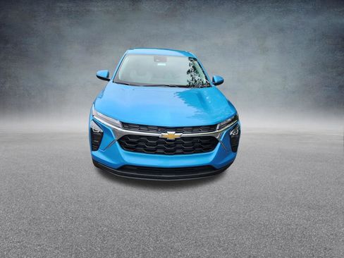 New 2026 Chevrolet Trax LS w/ LS Convenience Package FWD image 2