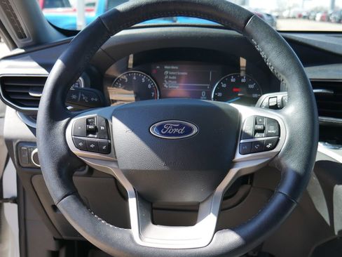Used 2022 Ford Explorer XLT w/ Equipment Group 202A image 36