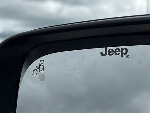 Used 2023 Jeep Renegade Altitude w/ Convenience Group I AWD/4WD image 36