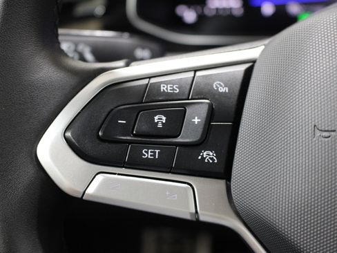 Used 2025 Volkswagen Jetta Sport image 12