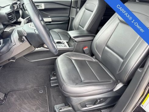 Used 2023 Ford Explorer XLT w/ Equipment Group 202A AWD/4WD image 19